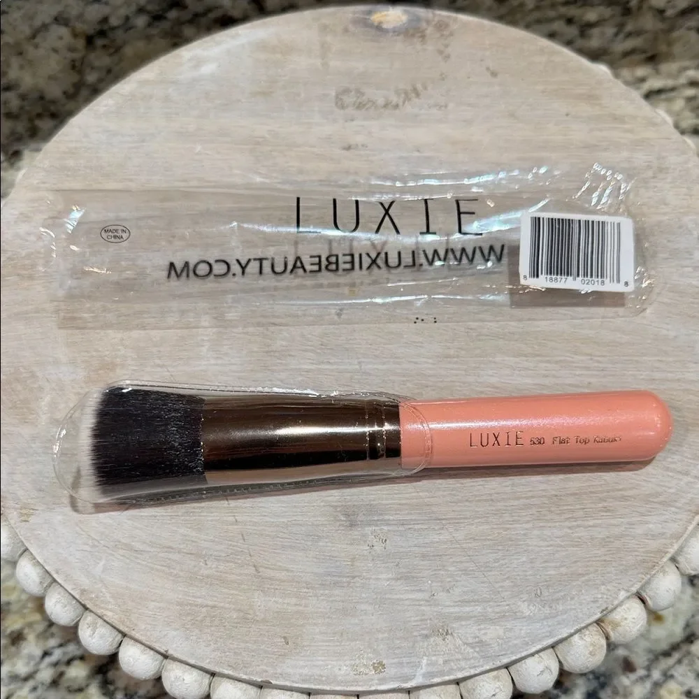 Luxie Coral Handle Makeup Brush